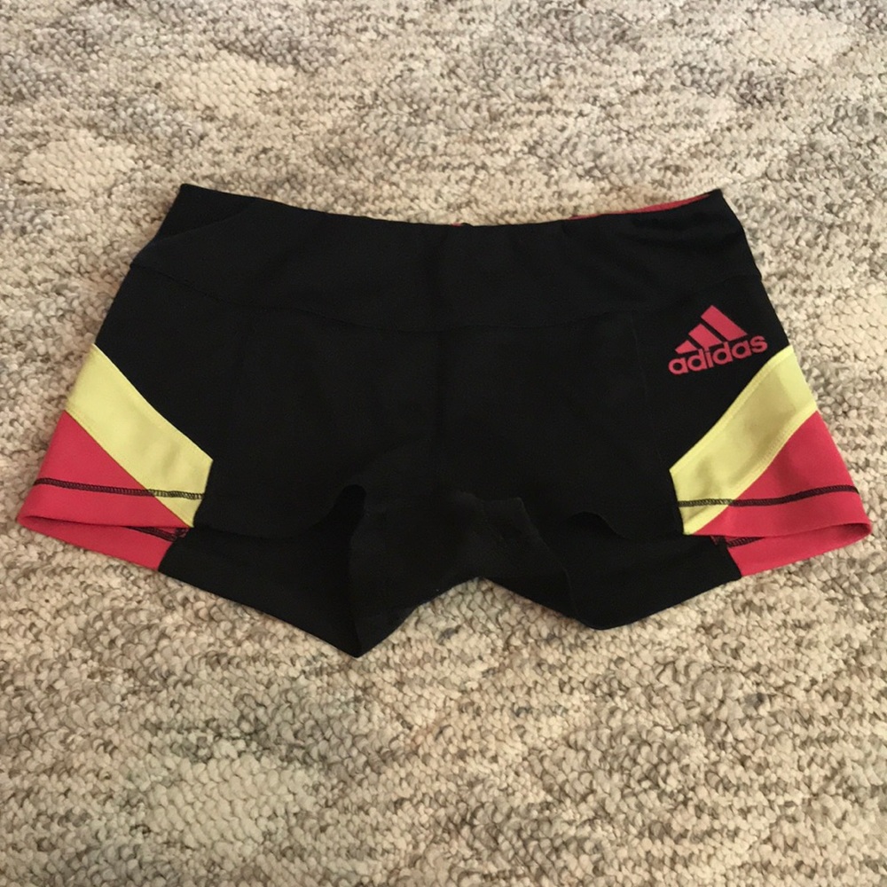 Adidas Volleyball Shorts 🍑